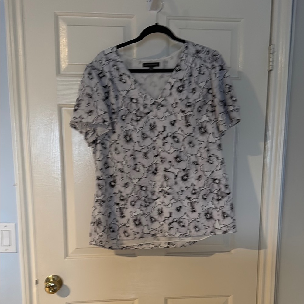 Gray Boxy Short Sleeve Blouse with Black Pattern
